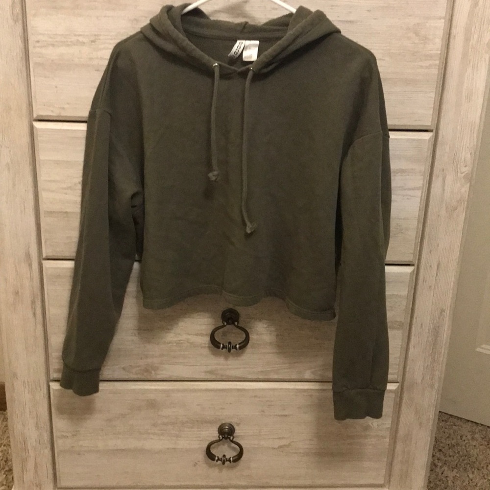 crop top sweatshirt